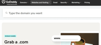 مراجعة جودادي (GoDaddy) الشاملة 2025: استضافة، دومينات، أسعار، ومميزات⭐️